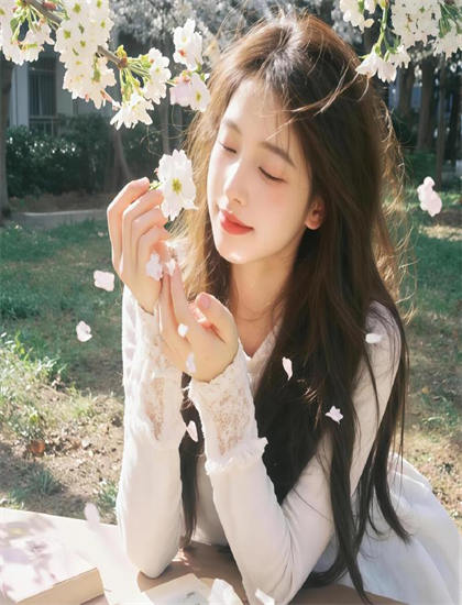 经济的《没关系,爸爸的女儿》悬念设置：叙事技巧与观众心理